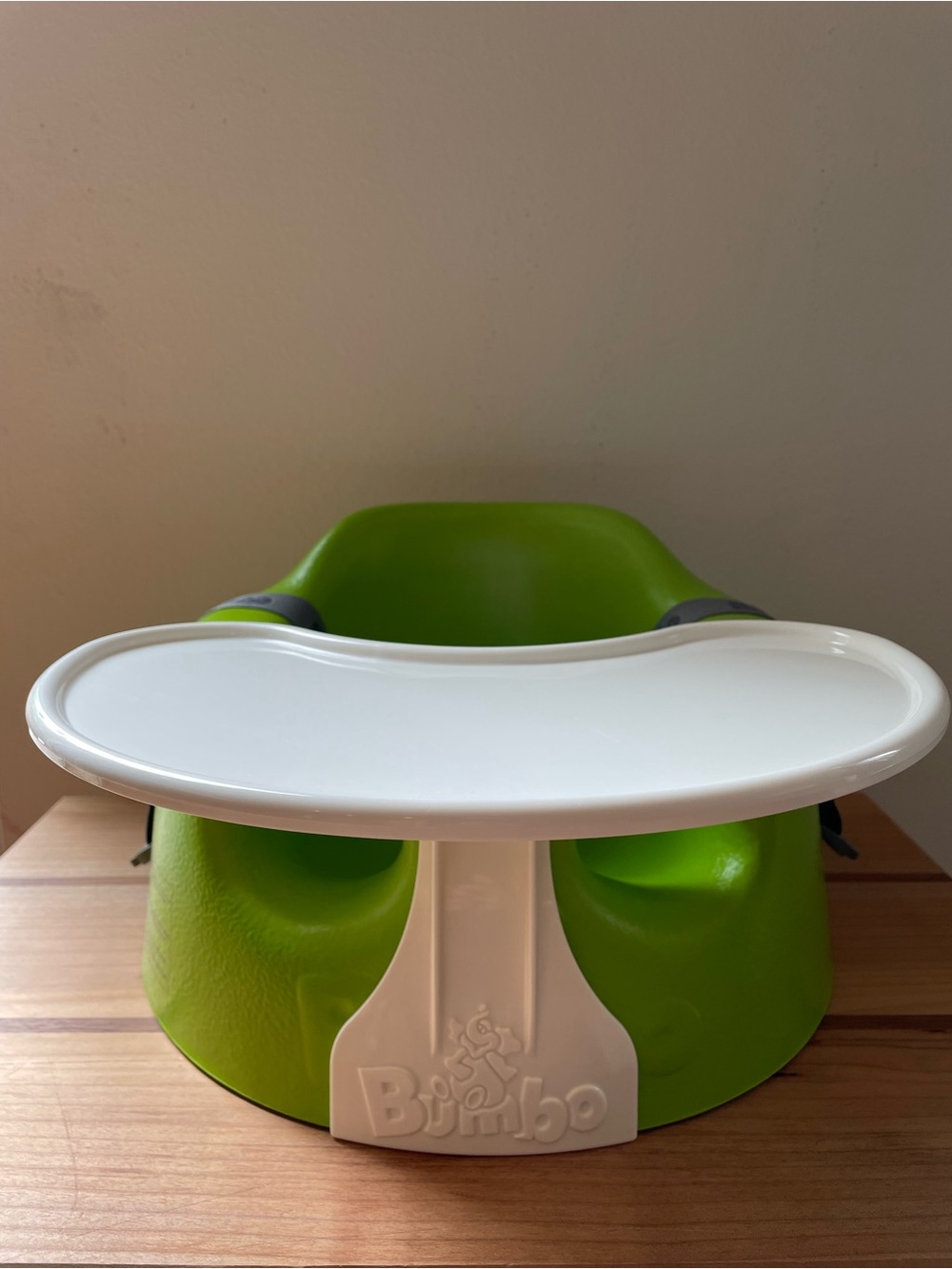 Bumbo Floor Seat with Tray, Lime